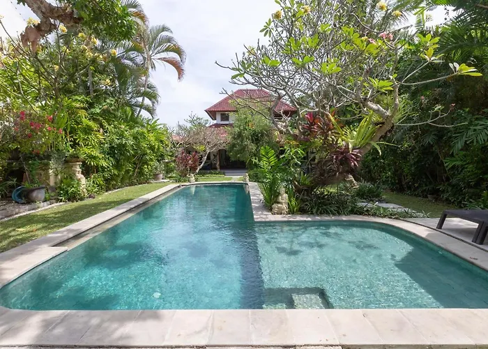 Poppy Villa
